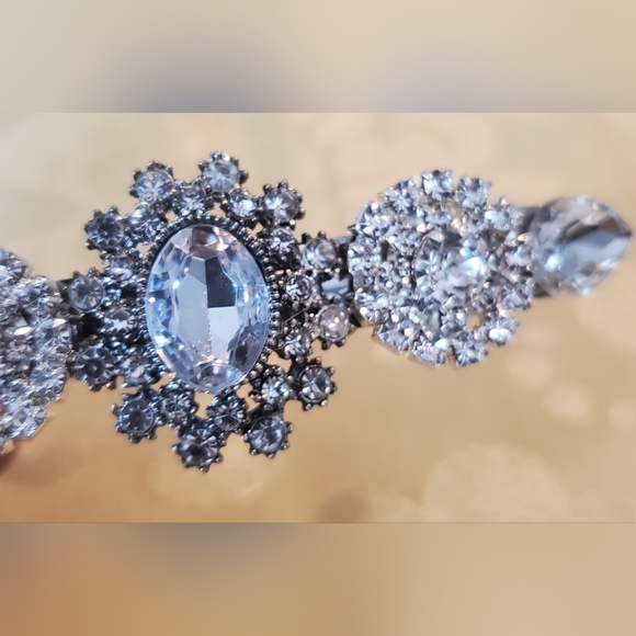 Crystal and Rhinestone Barrett - Picture 2 of 3